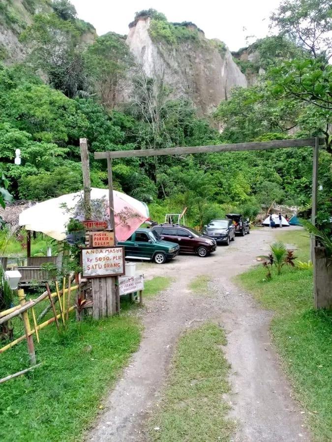 Tapian Ratu Camp Real Букиттинги Экстерьер фото